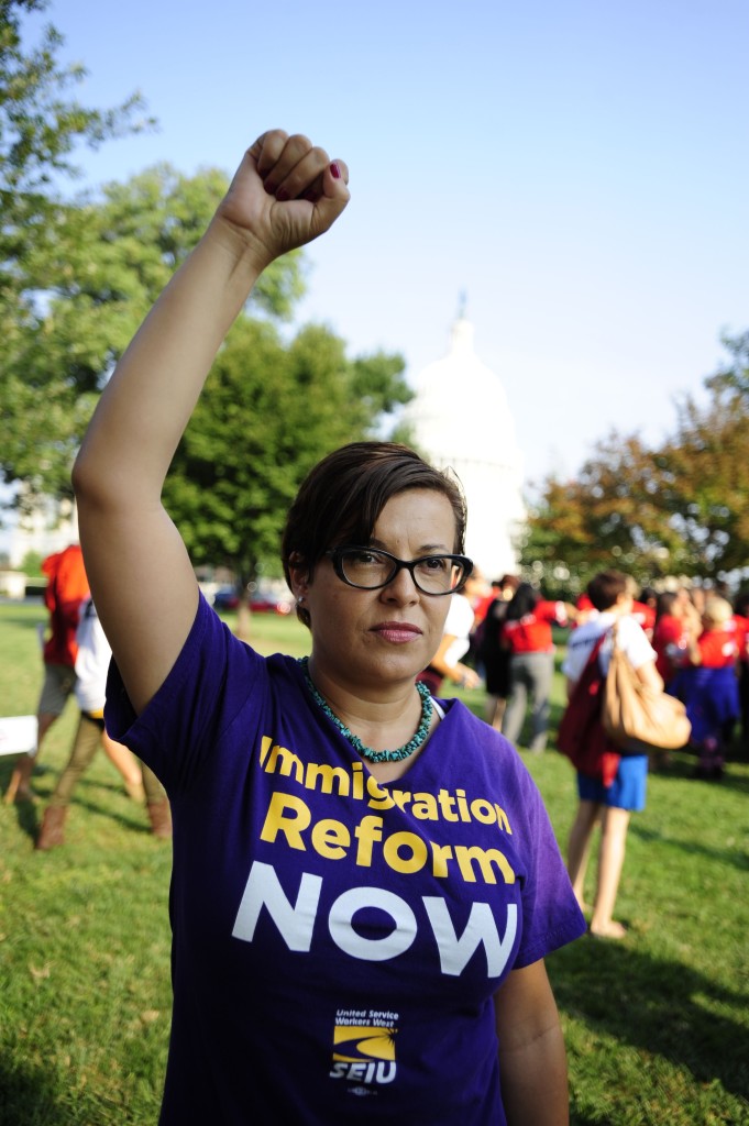Manifestante pro reforma migratoria el jueves 12 de septiembre en Washington