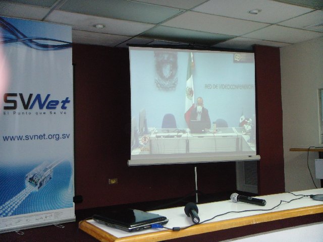 Redes sociales, Fabián Romo, desde México, vía videoconferencia