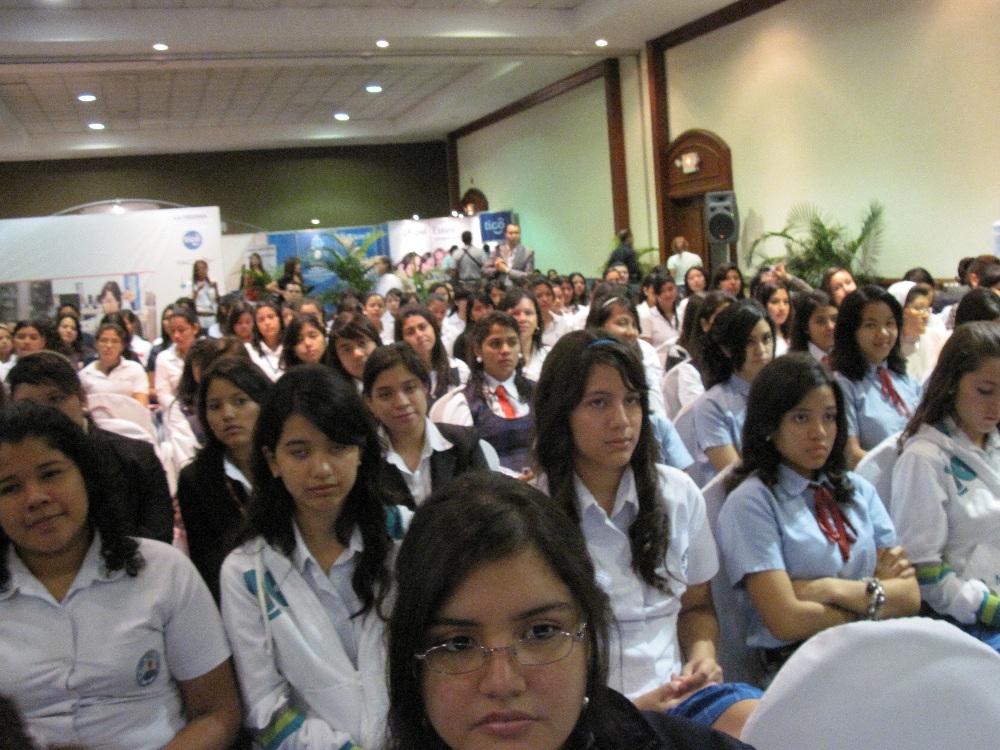 Chicas digitales en el evento Digigirlz El Salvador